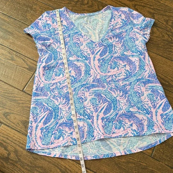 Lilly Pulitzer Coastal Blue Maybe Gator Etta V-Neck Top - Size XL - Picture 9 of 12